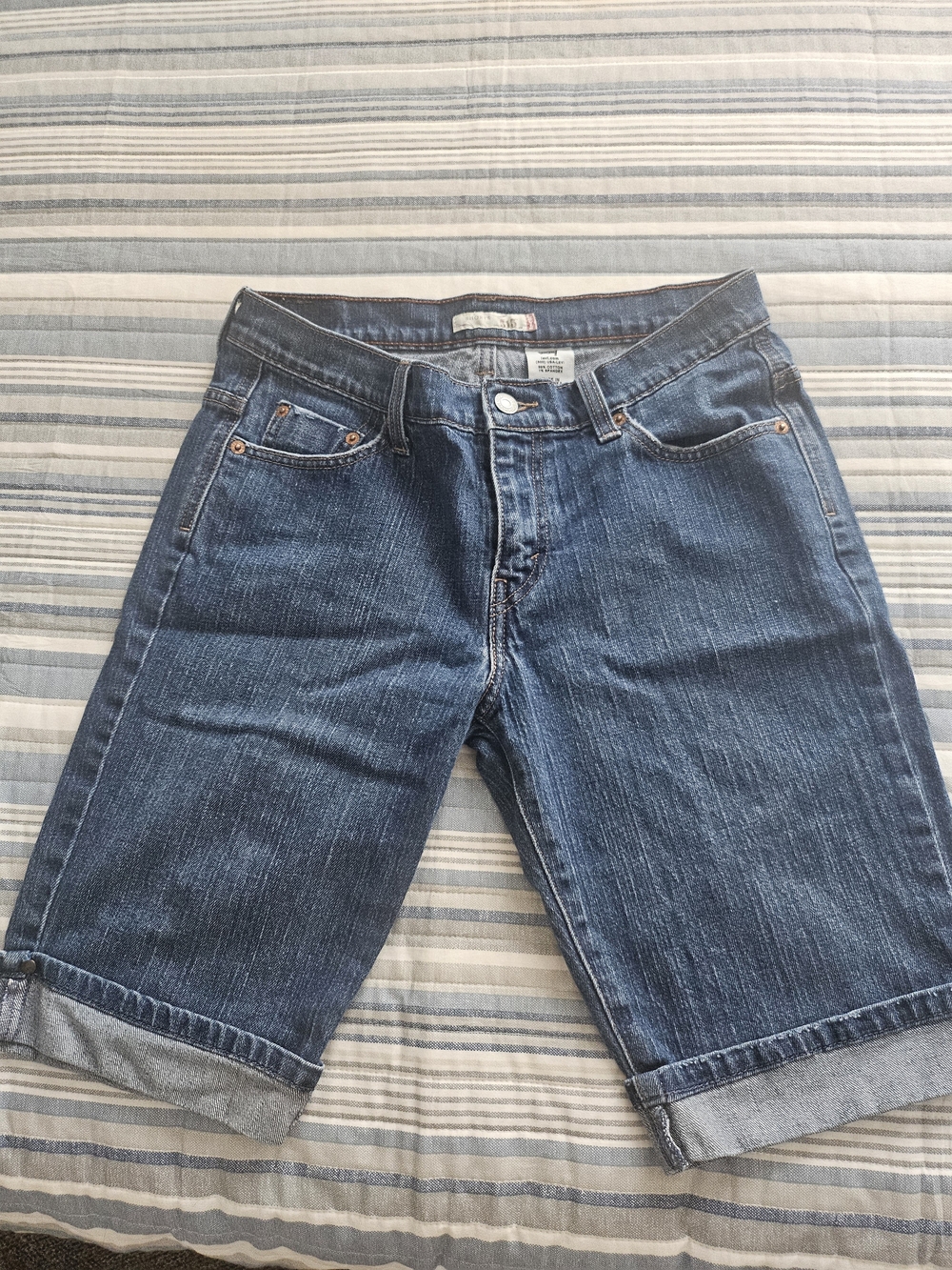 Levi's Women's Dark Blue Rolled-Hem Bermuda Jean Shorts - Size 6